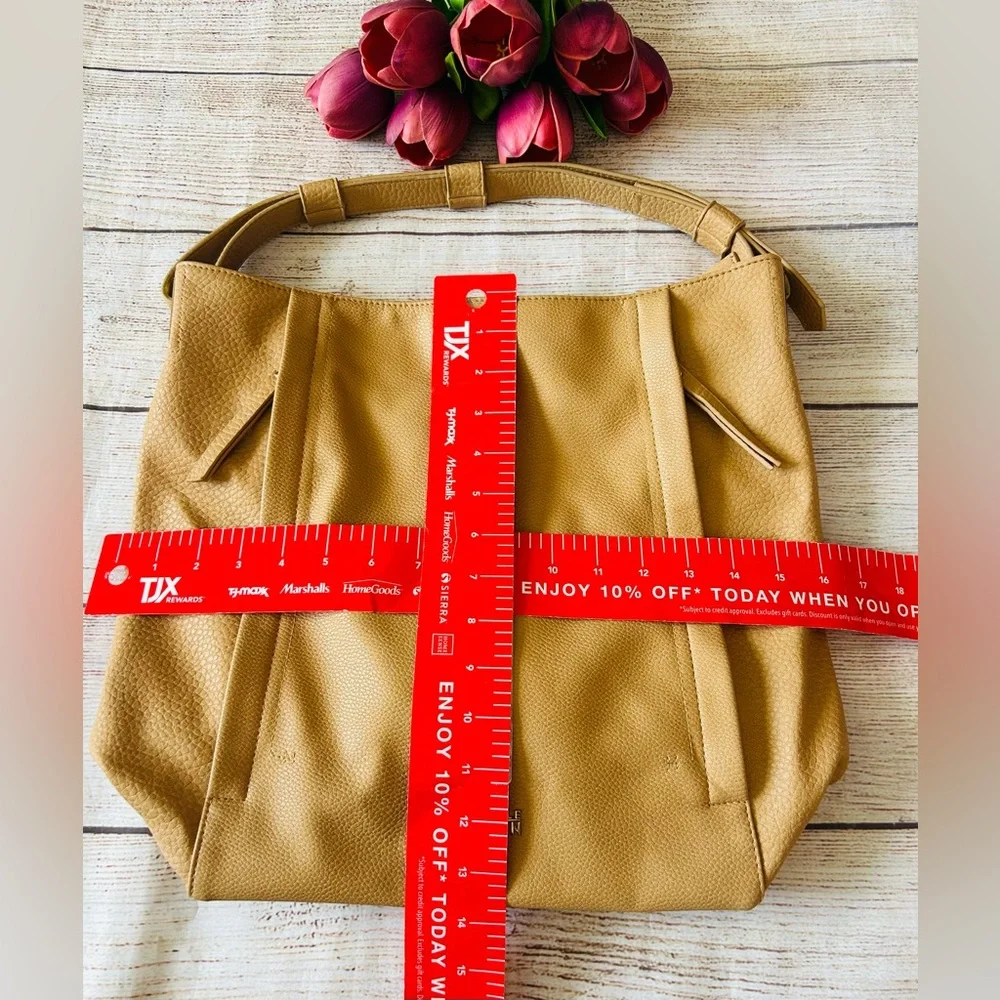Kenneth Cole Reaction Women’s Tan Logo Zipper One Strap Shoulder Bag